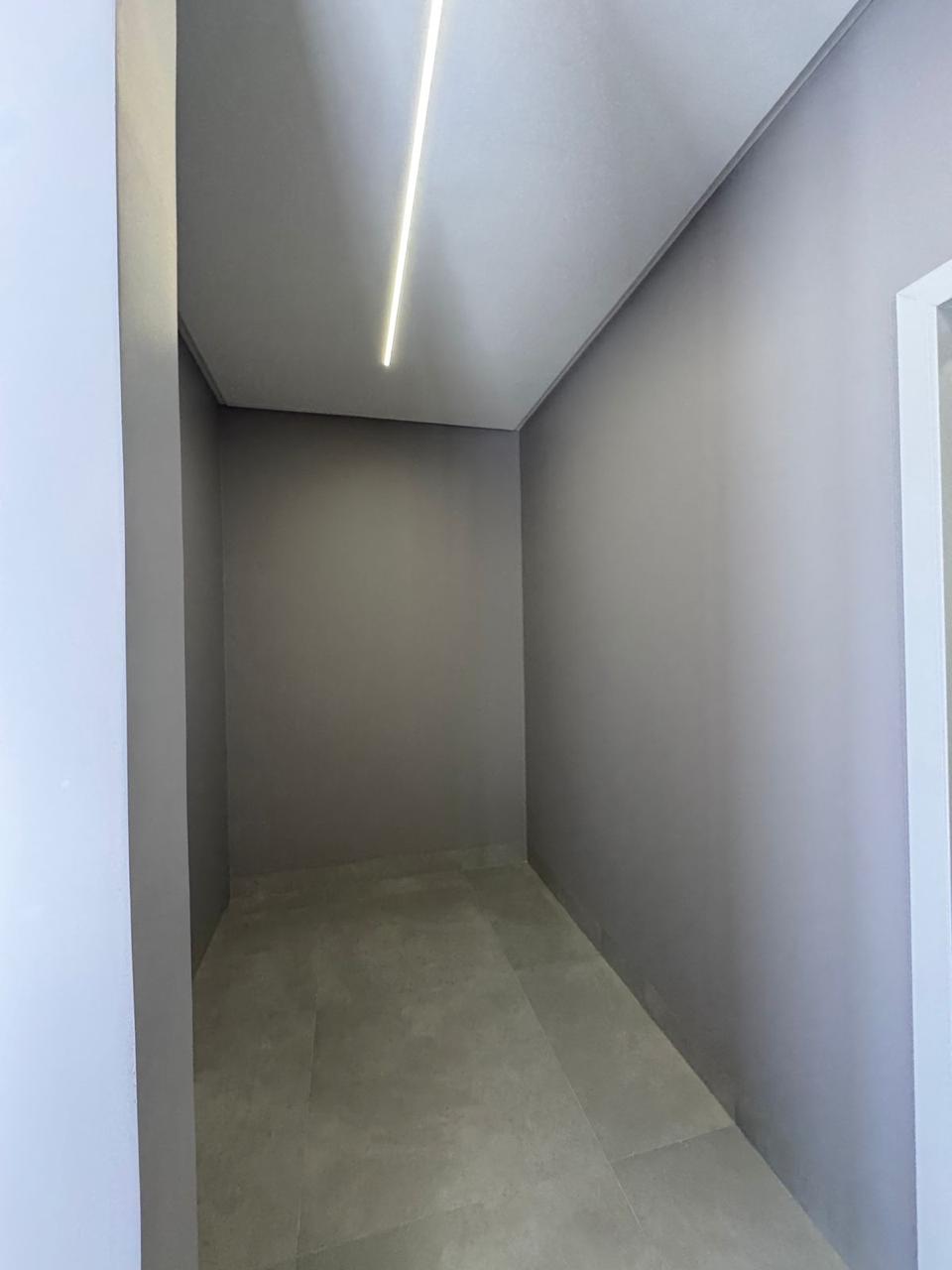 Casa de Alto Padrão com Piscina e 3 Suítes/ 260 m² / Projeto Exclusivo