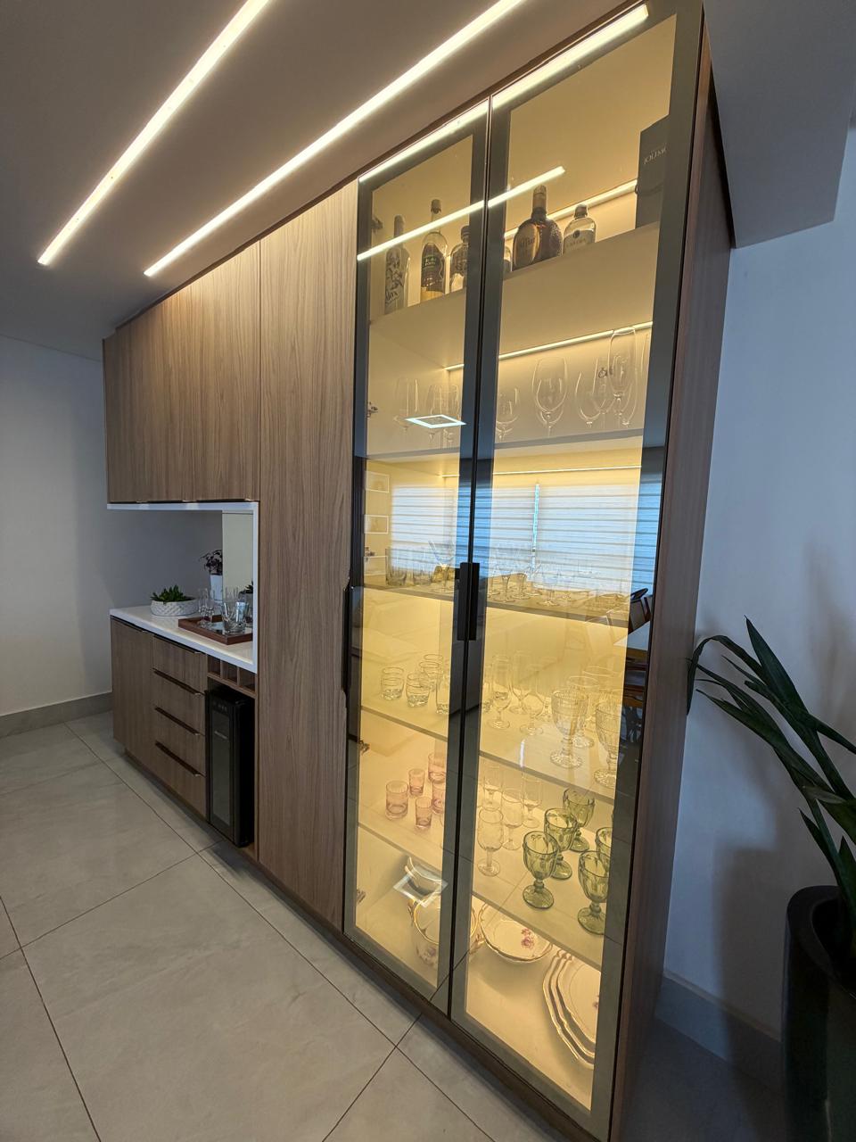 Apartamento Alto Padrão no Residencial Jardim Bueno - 3 Suítes com Armários, Projeto Luminotécnico e Churrasqueira Gourmet