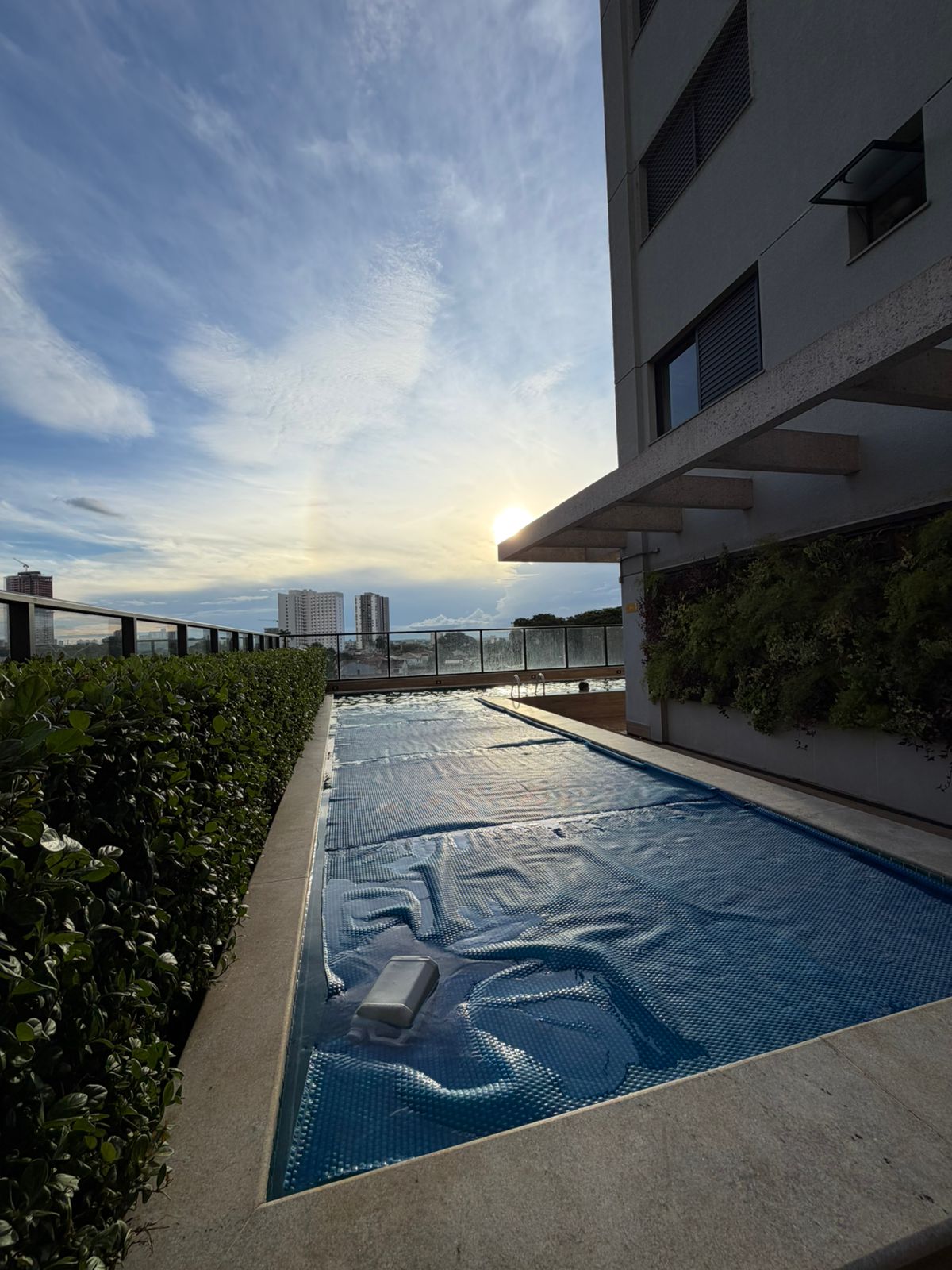 Apartamento Alto Padrão no Residencial Jardim Bueno - 3 Suítes com Armários, Projeto Luminotécnico e Churrasqueira Gourmet