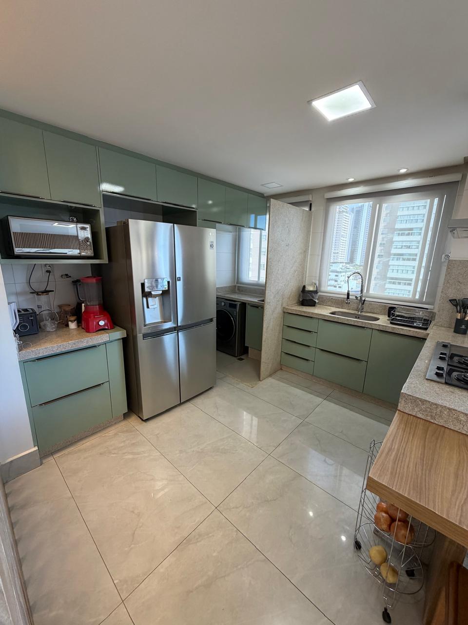 Apartamento Alto Padrão no Residencial Jardim Bueno - 3 Suítes com Armários, Projeto Luminotécnico e Churrasqueira Gourmet