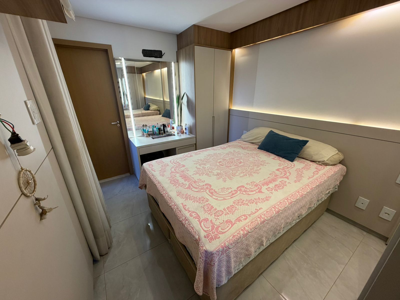 Apartamento Alto Padrão no Residencial Jardim Bueno - 3 Suítes com Armários, Projeto Luminotécnico e Churrasqueira Gourmet