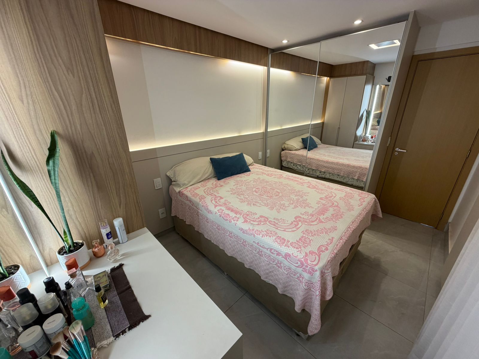 Apartamento Alto Padrão no Residencial Jardim Bueno - 3 Suítes com Armários, Projeto Luminotécnico e Churrasqueira Gourmet