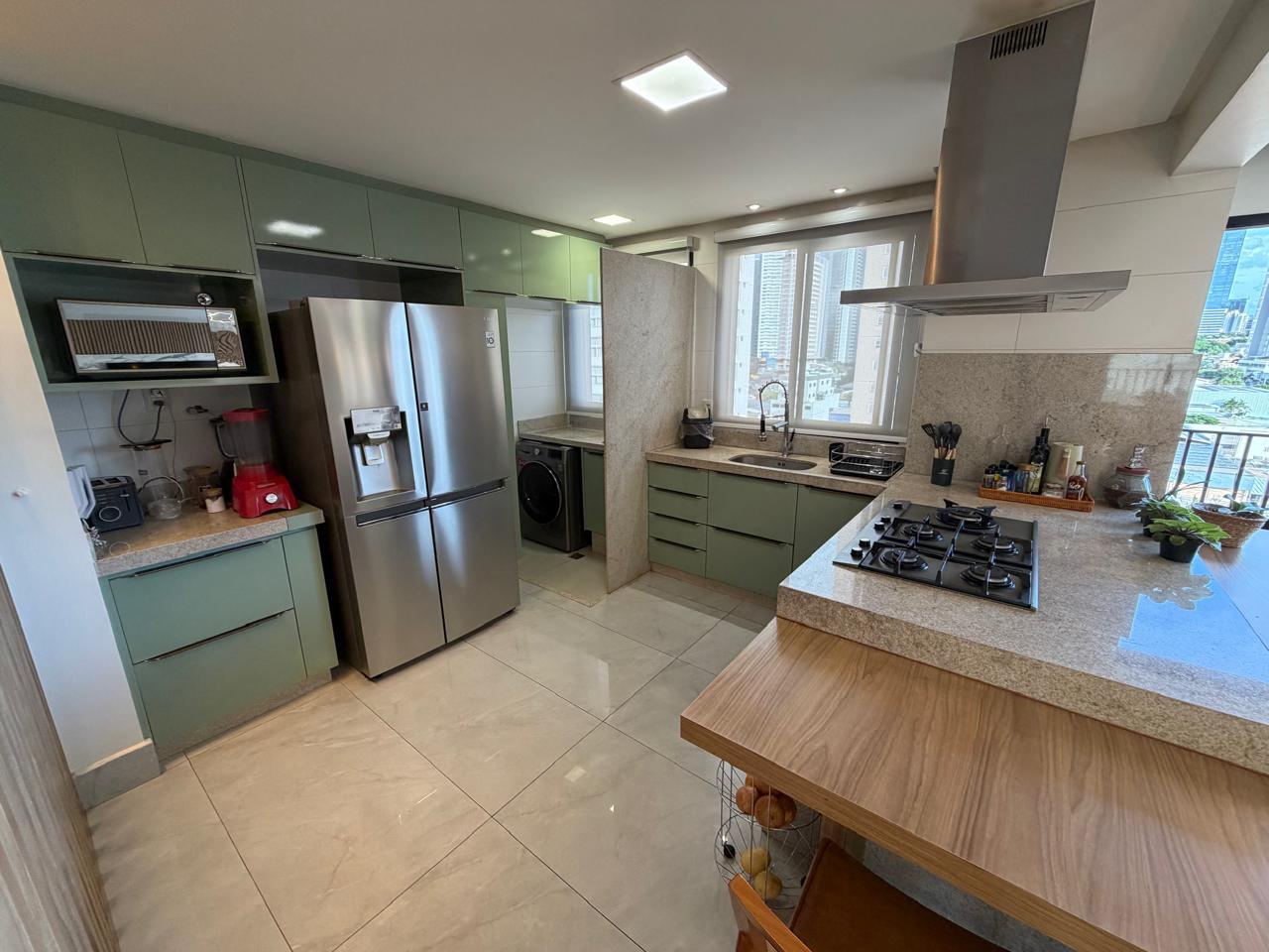 Apartamento Alto Padrão no Residencial Jardim Bueno - 3 Suítes com Armários, Projeto Luminotécnico e Churrasqueira Gourmet