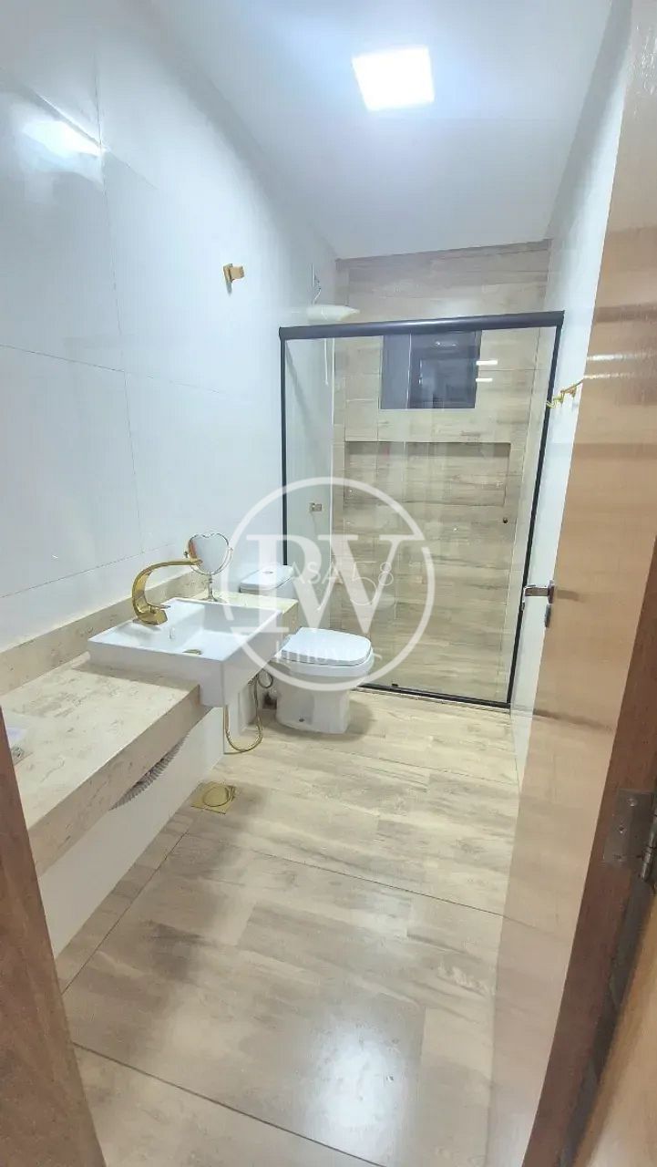 Sobrado à venda em condominio fechado, 4 quartos