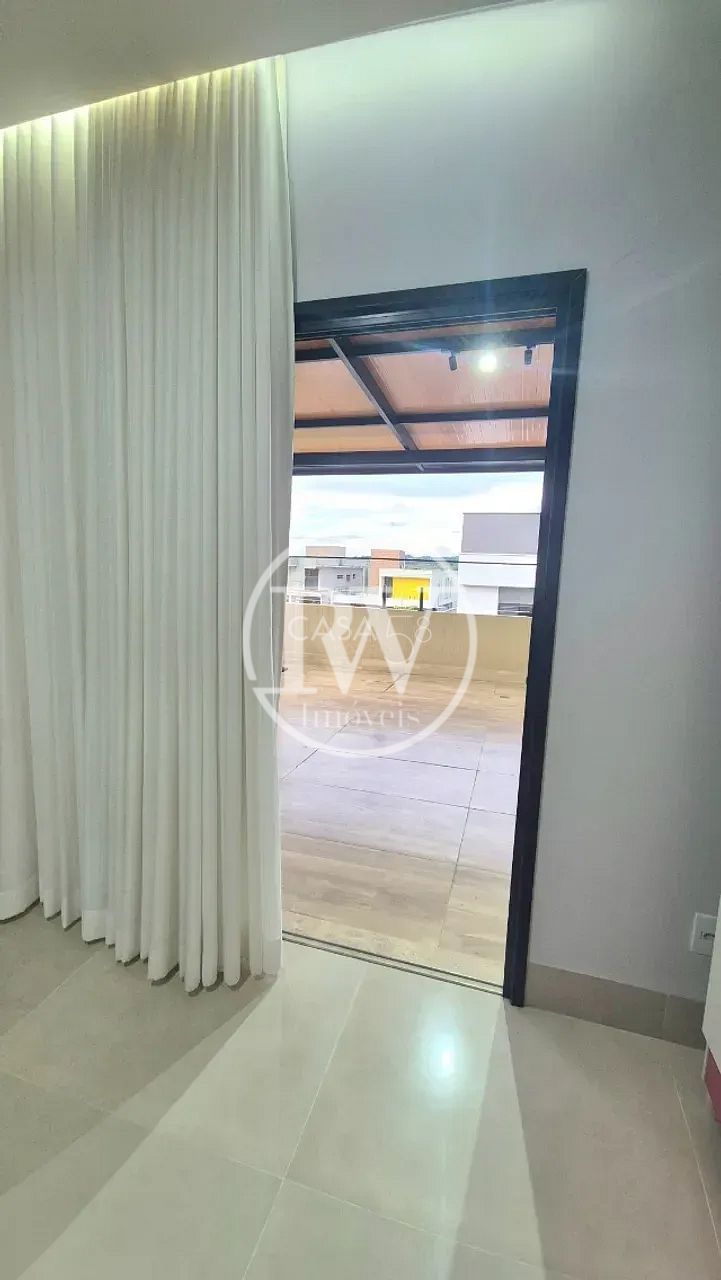 Sobrado à venda em condominio fechado, 4 quartos