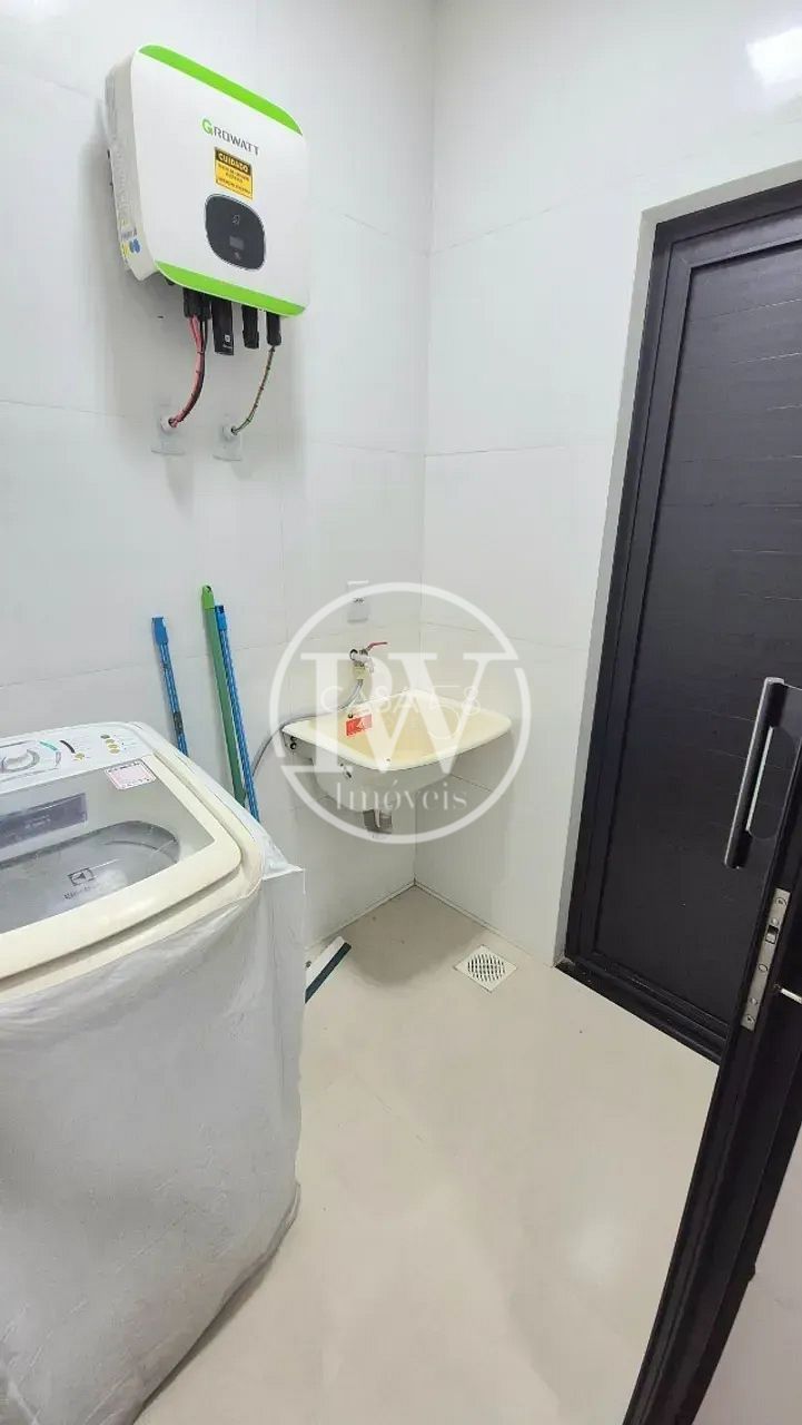 Sobrado à venda em condominio fechado, 4 quartos