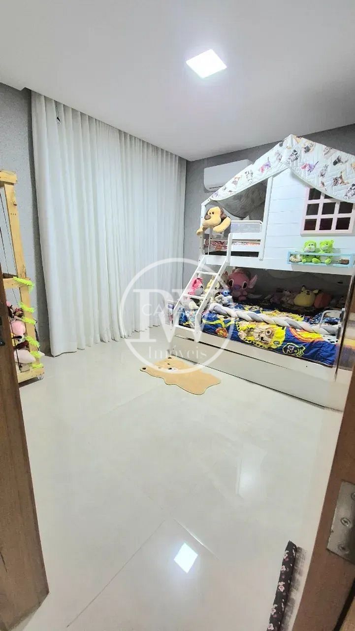 Sobrado à venda em condominio fechado, 4 quartos
