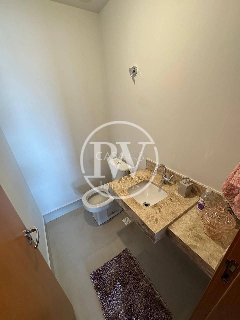 Apartamento à venda no Setor Bueno – 3 suítes, 87m², varanda estendida, 2 vagas