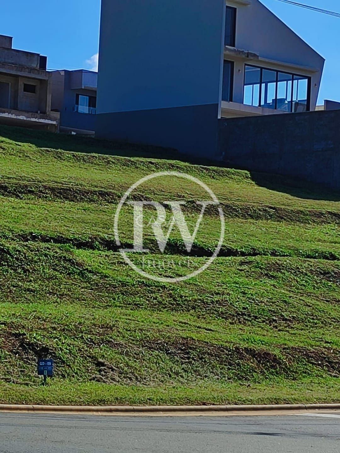 Lote à Venda no Jardins Capri – 293,52m² | Em Frente à Mata Preservada