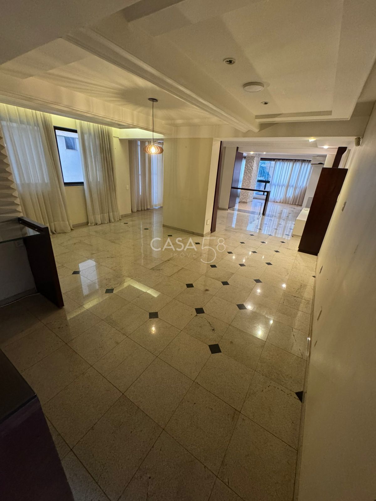 Apartamento à venda no Edifício Mares do Sul – 4 suítes, 182m², 3 vagas