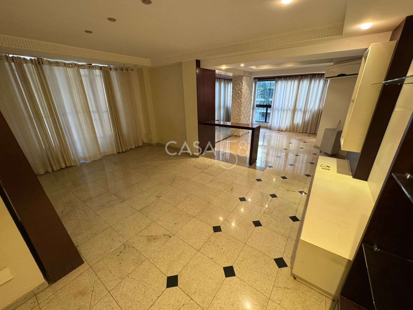 Apartamento à venda no Edifício Mares do Sul – 4 suítes, 182m², 3 vagas