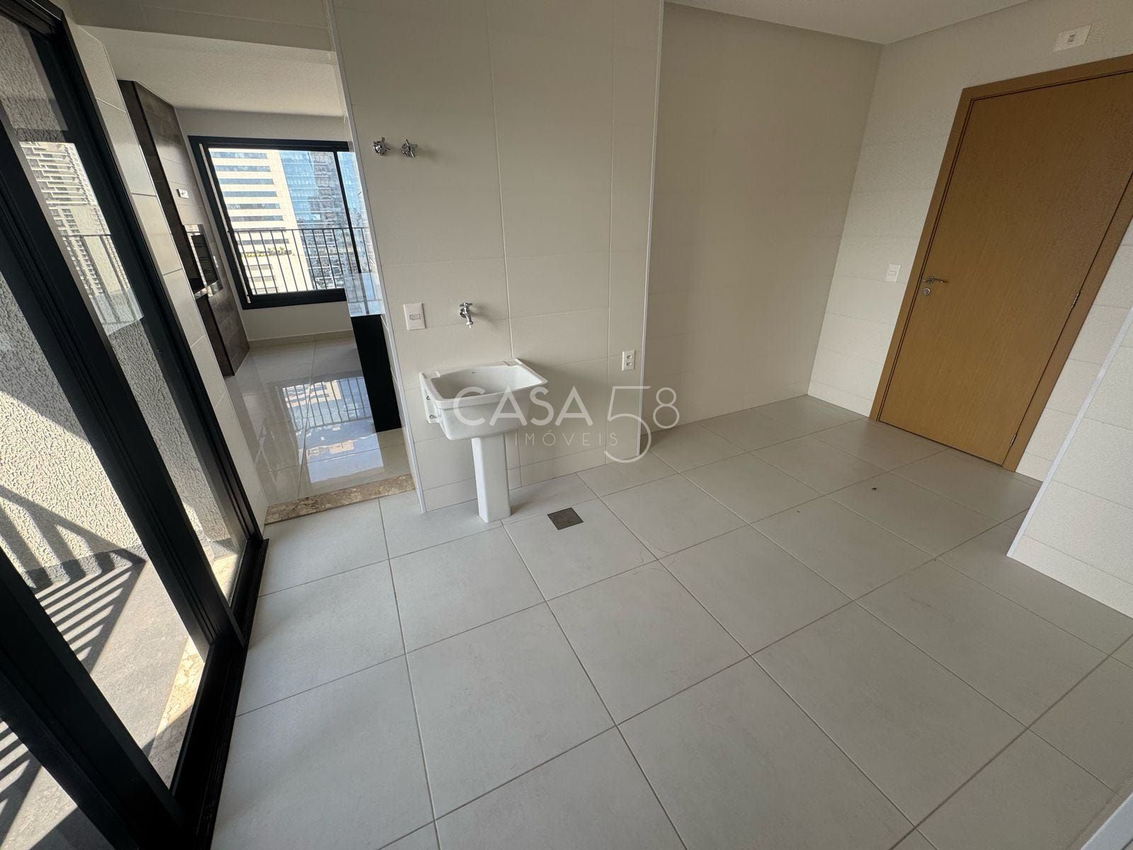Apartamento de Alto Padrão no Cristal Tower – Setor Bueno, 202 m² | 4 Suítes
