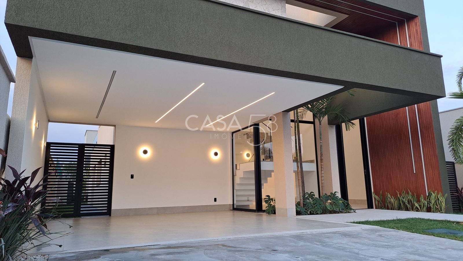 Sobrado 4 Suítes – 270m² Construídos – 470m² Terreno –Portal do Sol Golf Garden