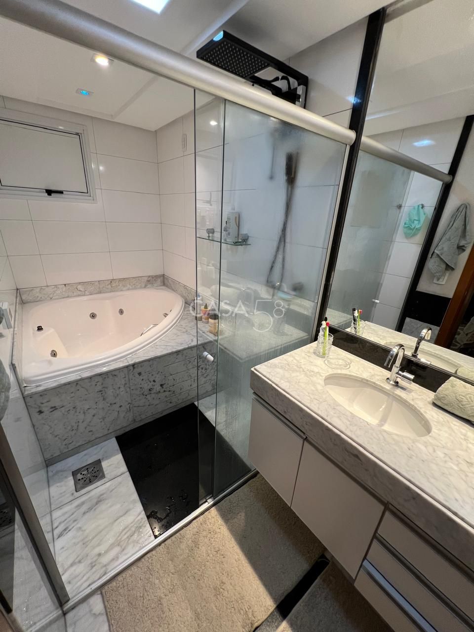 Apartamento Mobiliado no Residencial Gran Swiss – 4 Suítes – 3 Vagas, Escaninho