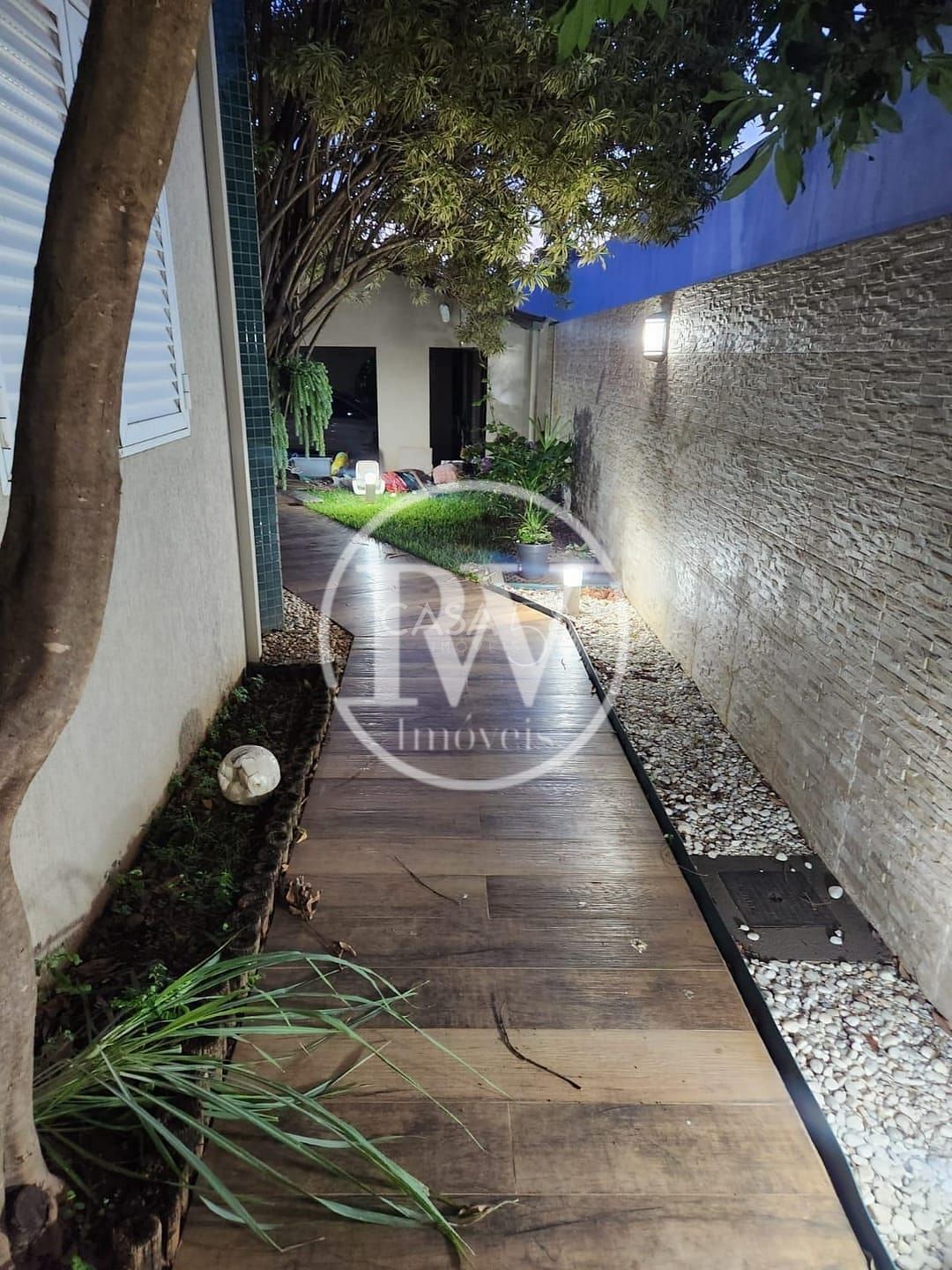 Sobrado à Venda no Setor Sul – 6 Suítes – 550m² – Luxo e Conforto em Goiânia