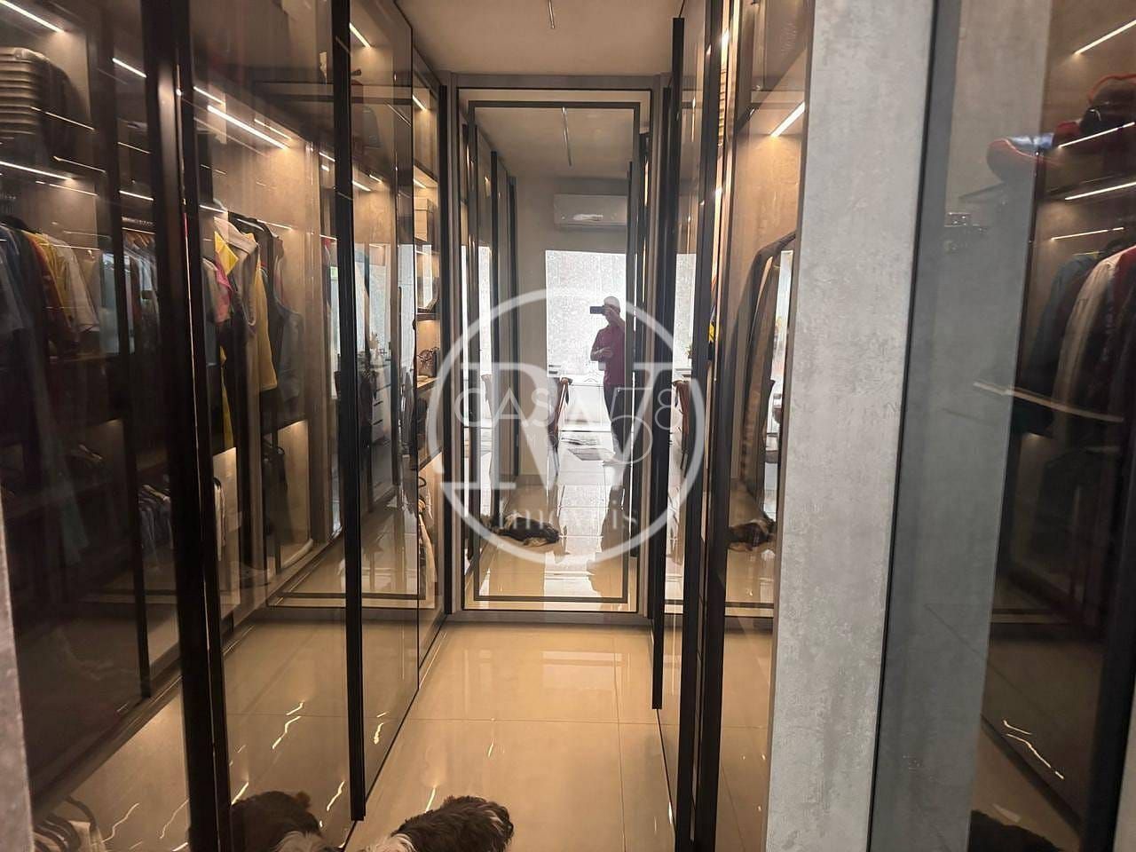 Casa Térrea de Alto Padrão à Venda no Jardim América, 5 Suítes 505m² de Terreno