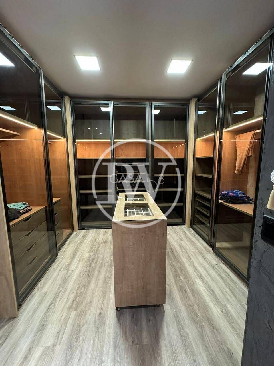 Sobrado de Alto Padrão no Jardins Itália – 460 m² construído | Lote de 582 m²