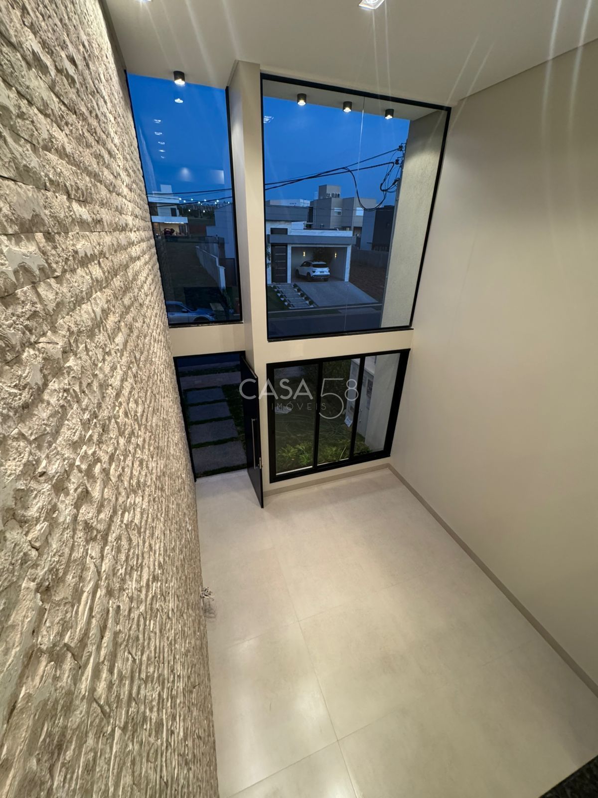 Sobrado à Venda no Jardins Capri – Alto Padrão, 4 Quartos 3 Suítes, Piscina