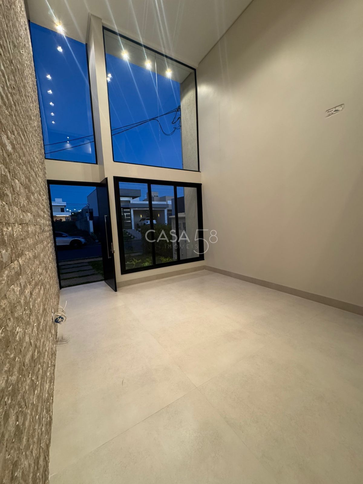 Sobrado à Venda no Jardins Capri – Alto Padrão, 4 Quartos 3 Suítes, Piscina