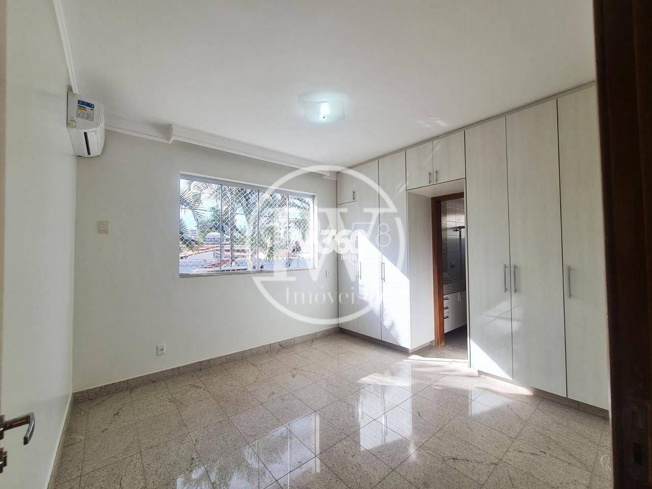 Sobrado à venda, 4 quartos sendo 4 suites, Jardins Milão, Goiânia, GO