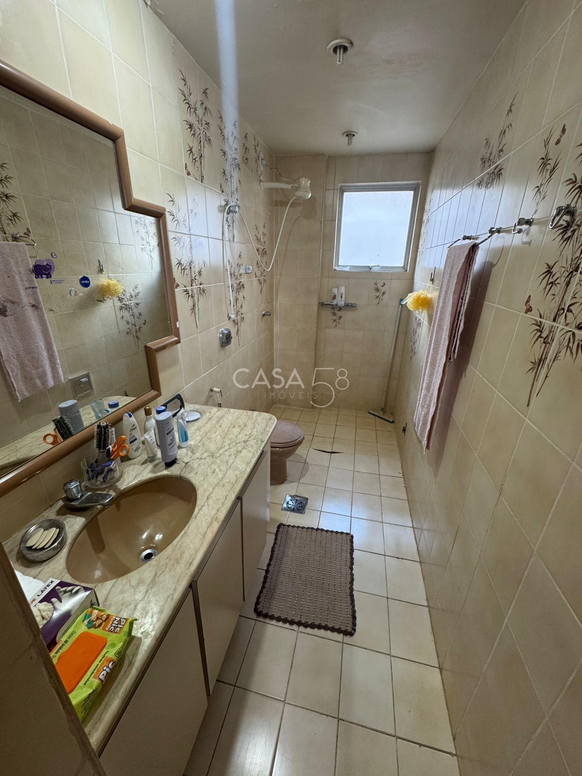 Apartamento à Venda - 4 Quartos - 1 Suíte com 214 m² - Goiânia - GO