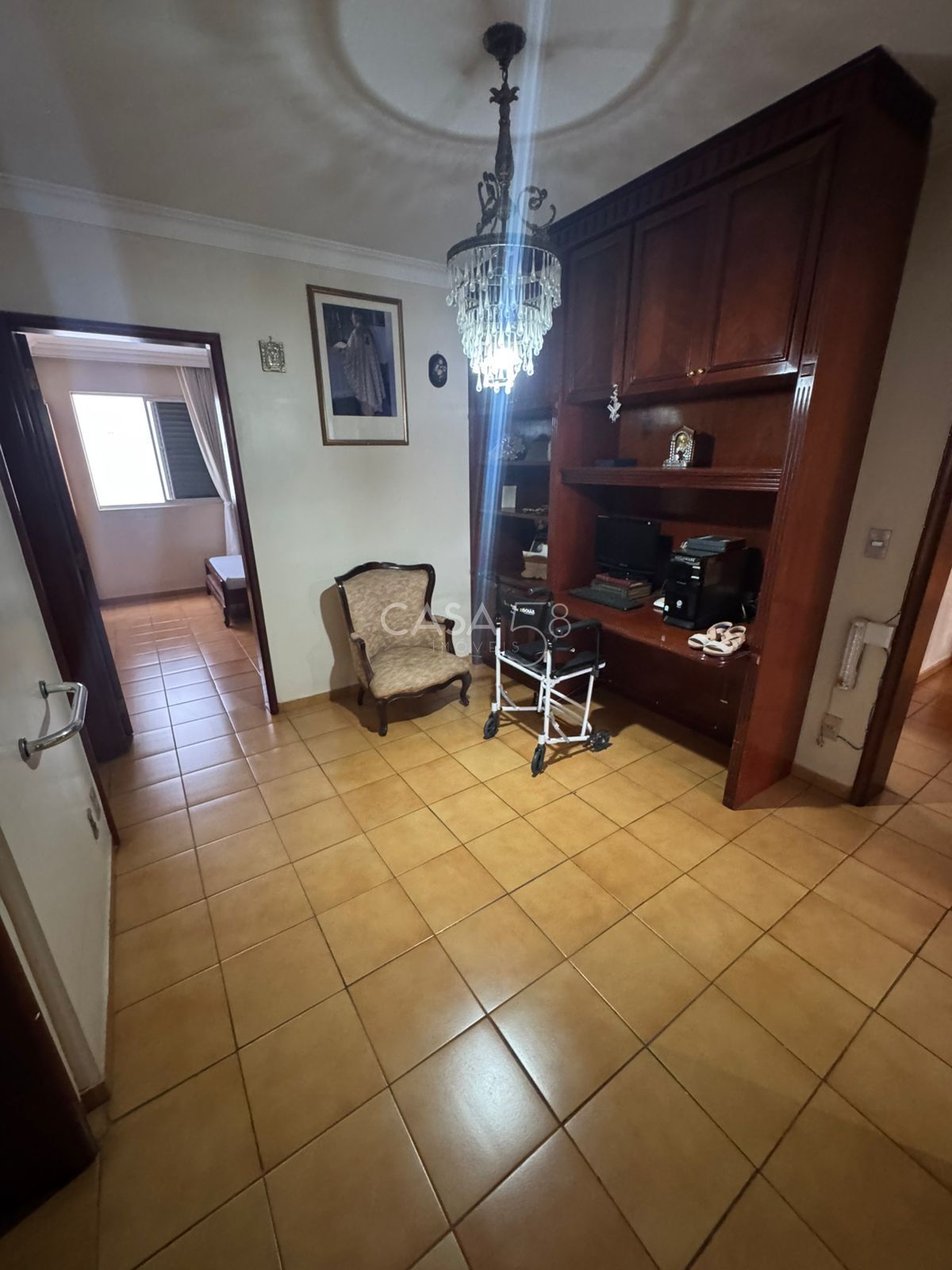 Apartamento à Venda - 4 Quartos - 1 Suíte com 214 m² - Goiânia - GO