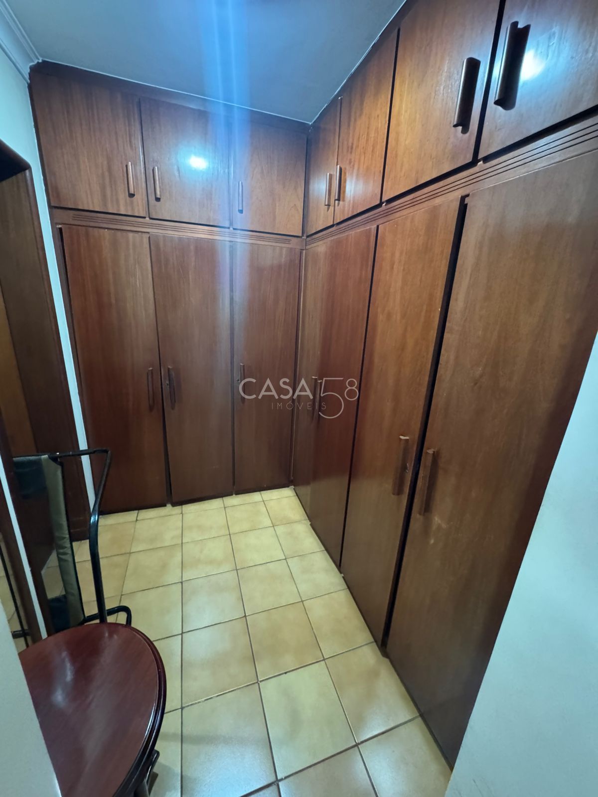 Apartamento à Venda - 4 Quartos - 1 Suíte com 214 m² - Goiânia - GO