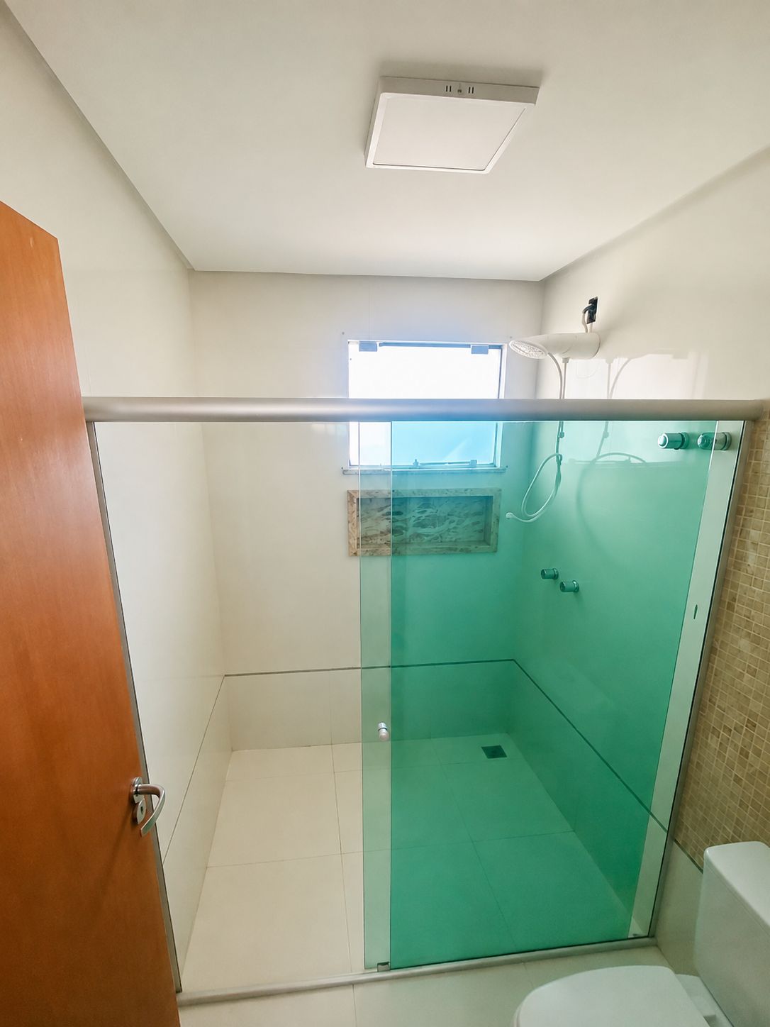Casa Térrea a venda em Condomínio fechado no Residencial Jardim Veneza / Senador Canedo / 3 quartos / 1 suite / area gourmet com churrasqueira / energia solar