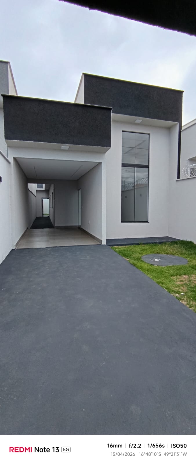Casa a venda Jardim Himalaia / Aparecida de Goiania /  3 quartos / 1 suíte / Sala com pé-direito alto / Cozinha integrada à área gourmet / Churrasqueira