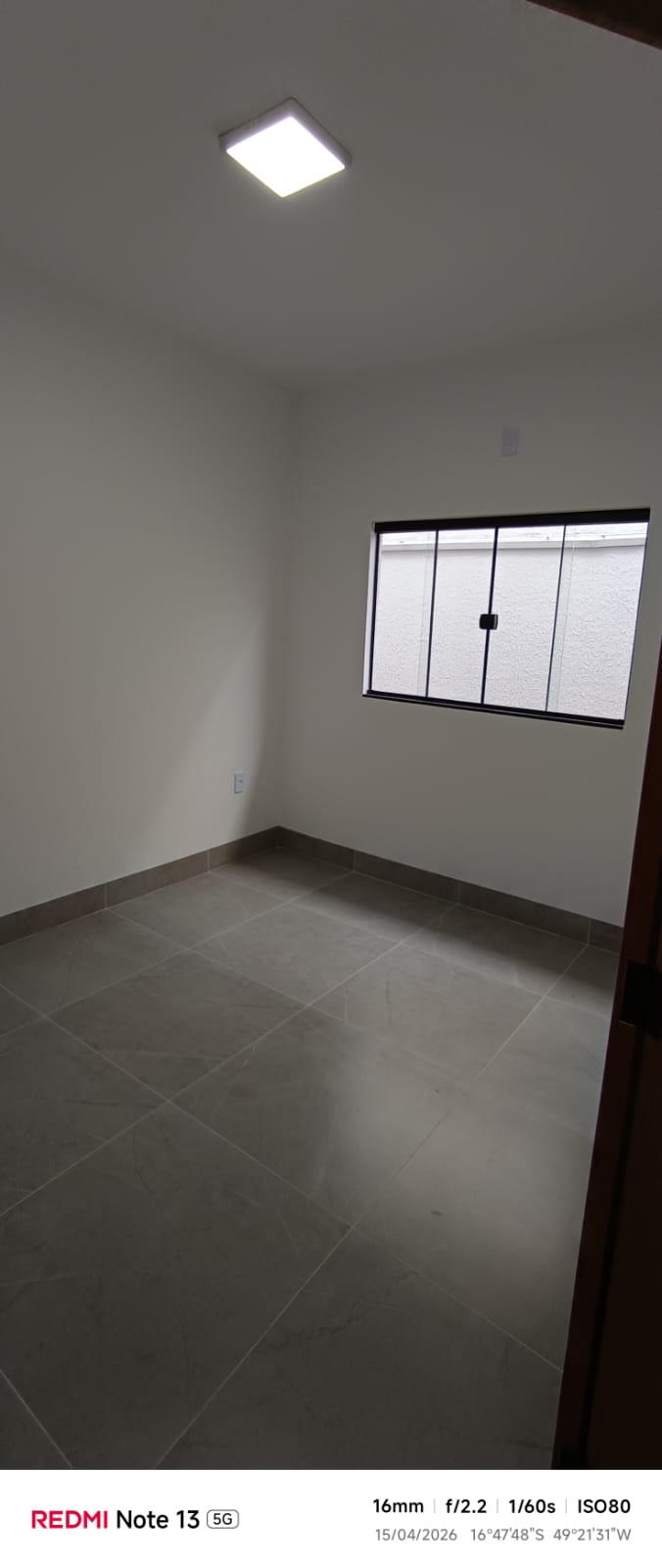 Casa a venda Jardim Himalaia / Aparecida de Goiania / 3 quartos / 1 suíte / Sala com pé-direito alto / Cozinha integrada à área gourmet / Churrasqueira