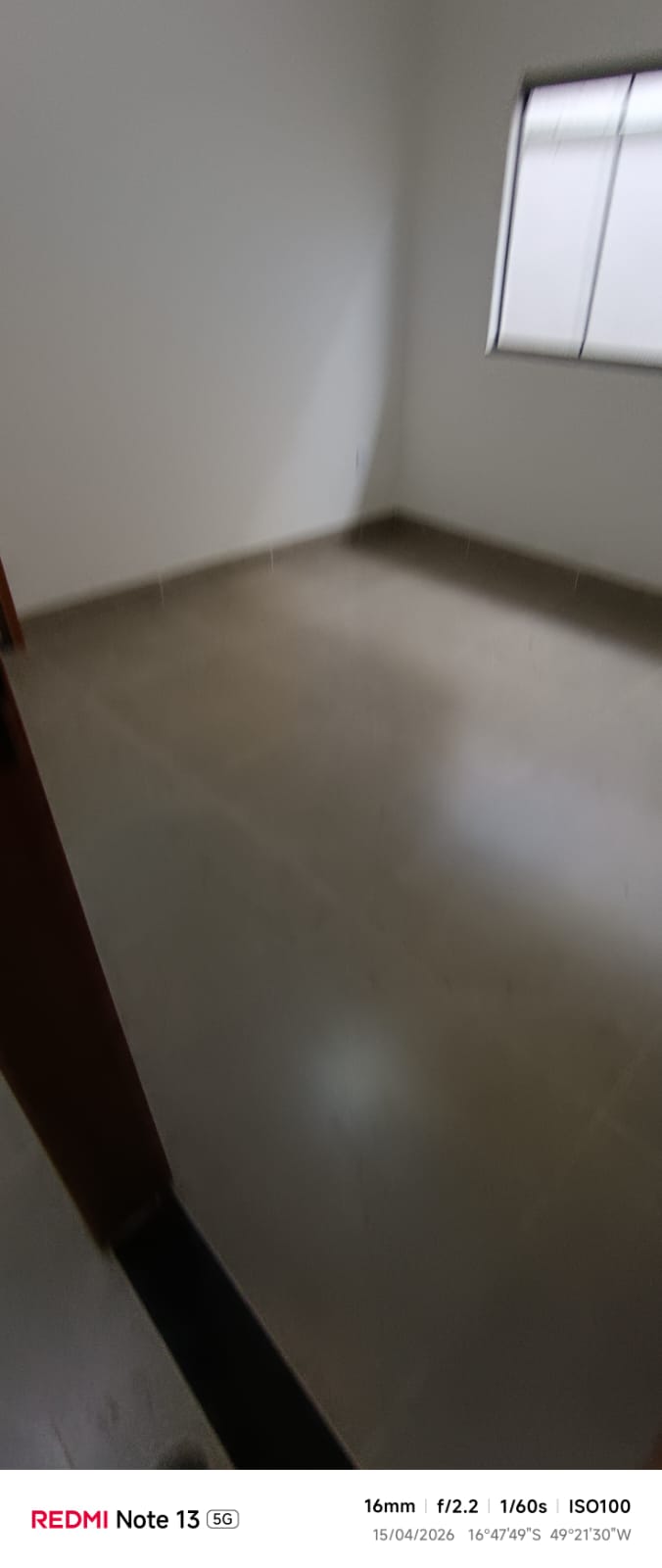 Casa a venda Jardim Himalaia / Aparecida de Goiania / 3 quartos / 1 suíte / Sala com pé-direito alto / Cozinha integrada à área gourmet / Churrasqueira