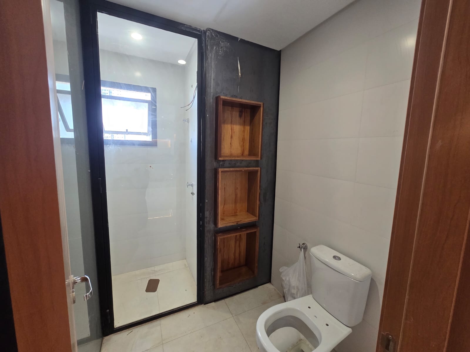 Apartamento à venda 104 m² / Setor Bueno / 2 suítes / lavabo / projeto luminotécnico e armários / prédio novo / Rua T-30