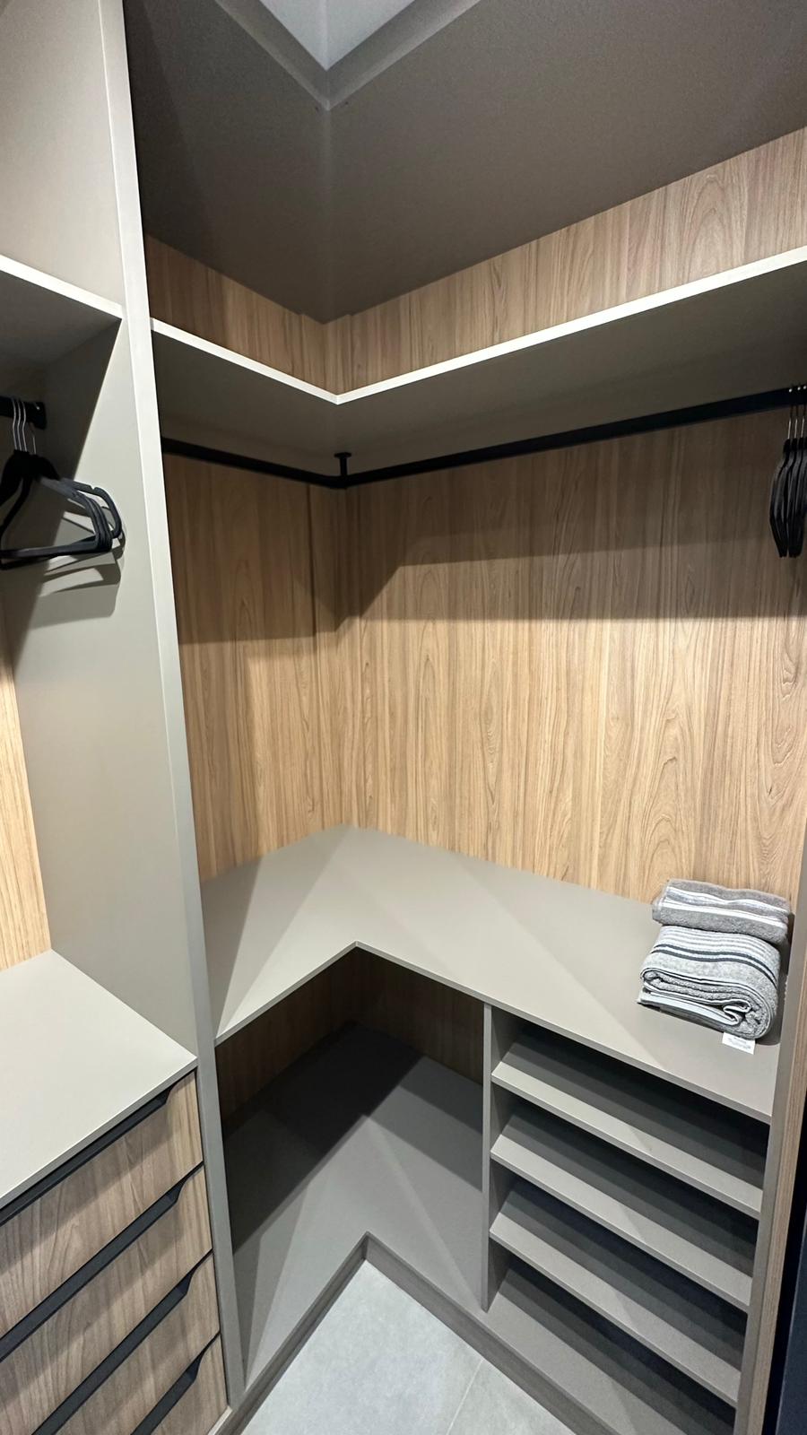 Apartamento aluguel / 2 quartos / 1 suite / mobiliado / Setor Bueno proximo Goiania shopping / predio novo / 1 vaga