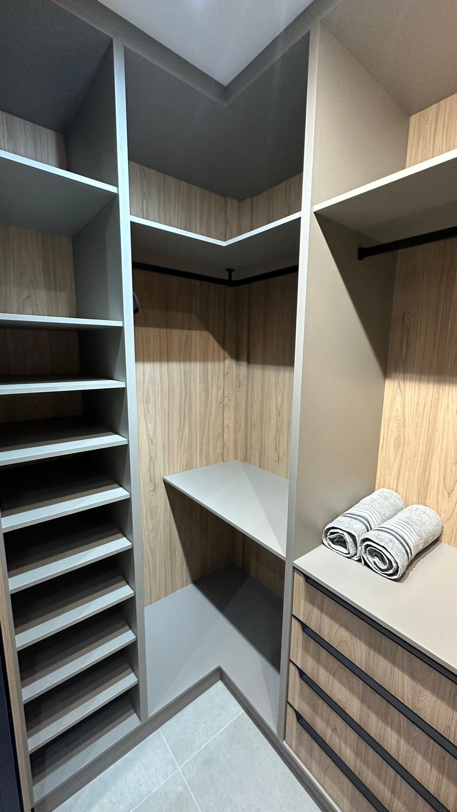 Apartamento aluguel / 2 quartos / 1 suite / mobiliado / Setor Bueno proximo Goiania shopping / predio novo / 1 vaga