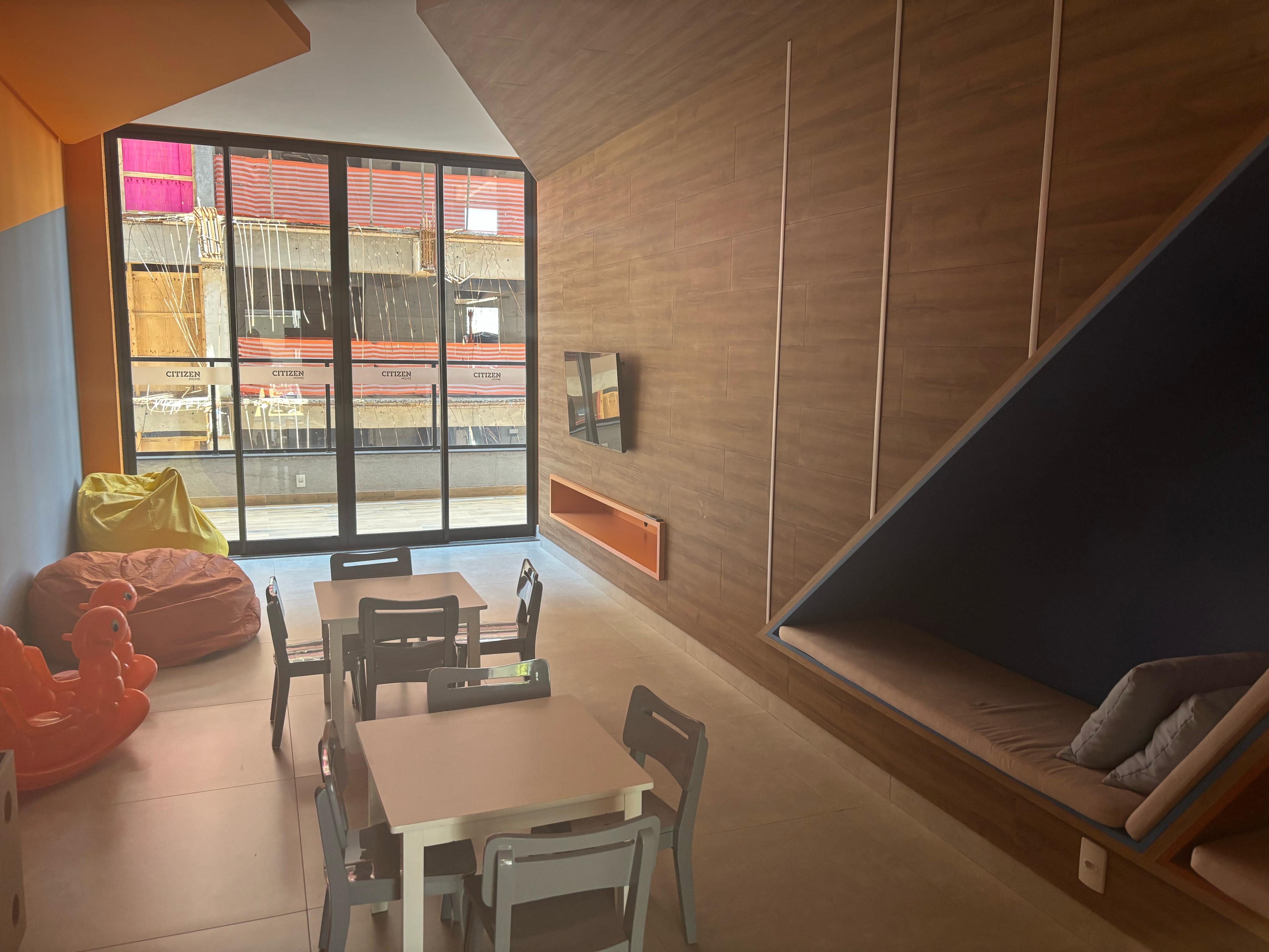 Apartamento à venda Setor Bueno / 87 m² / 02 suítes / lavabo e varanda / com vista privilegiada para o Parque Vaca Brava / 2 vagas / mobiliado