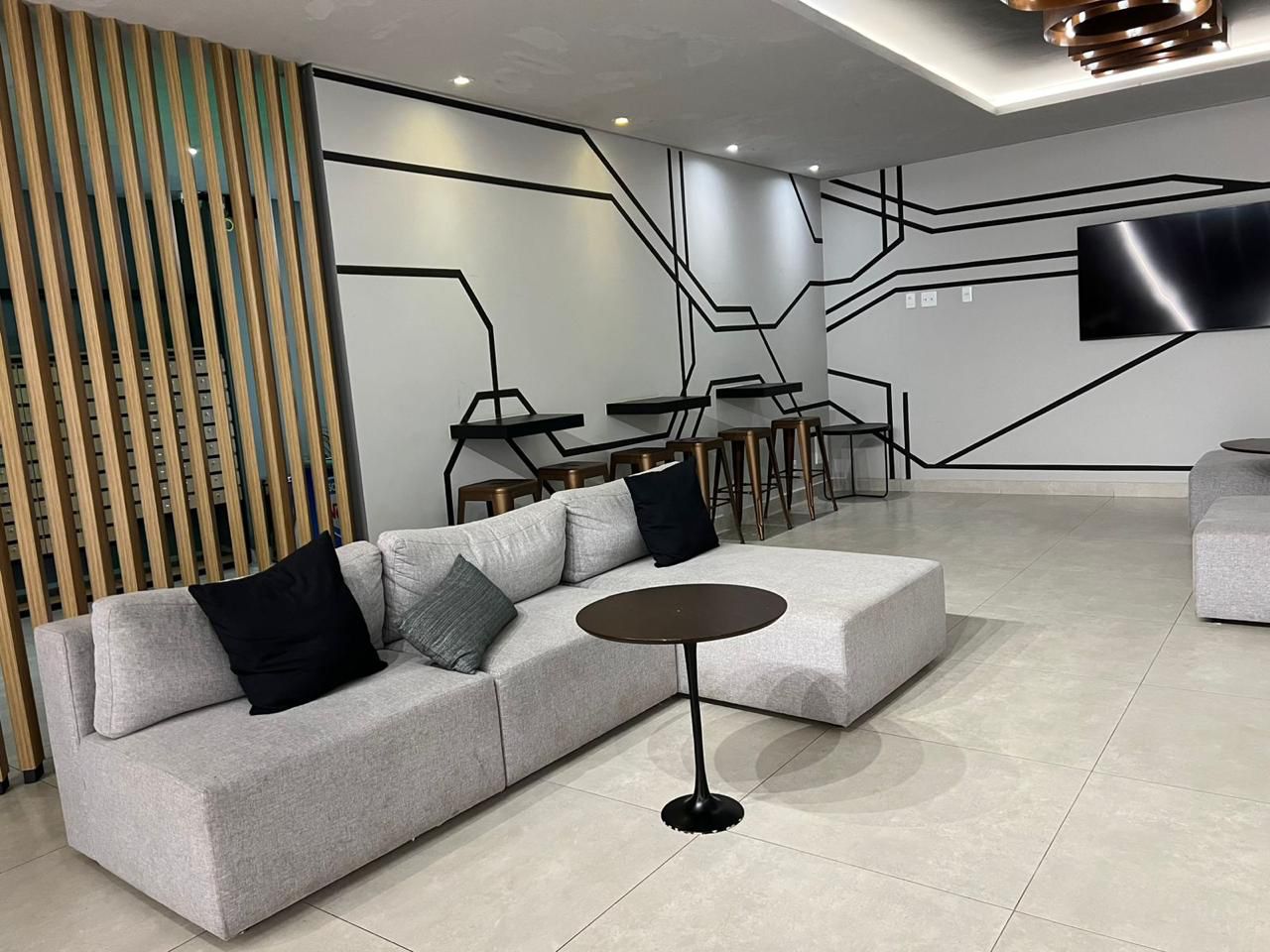 Apartamento à venda Setor Bueno / 87 m² / 02 suítes / lavabo e varanda / com vista privilegiada para o Parque Vaca Brava / 2 vagas / mobiliado