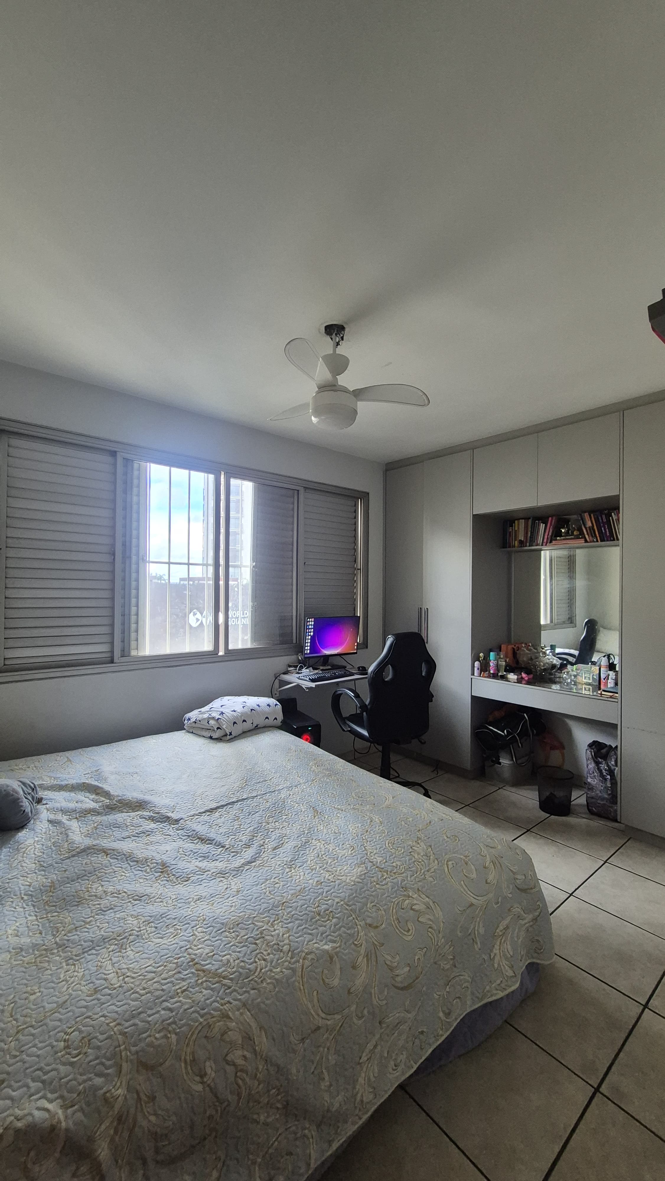 Apartamento à Venda no Edifício Itatiaia / 4 quartos / 1 suíte / 2 vagas / Setor Marista