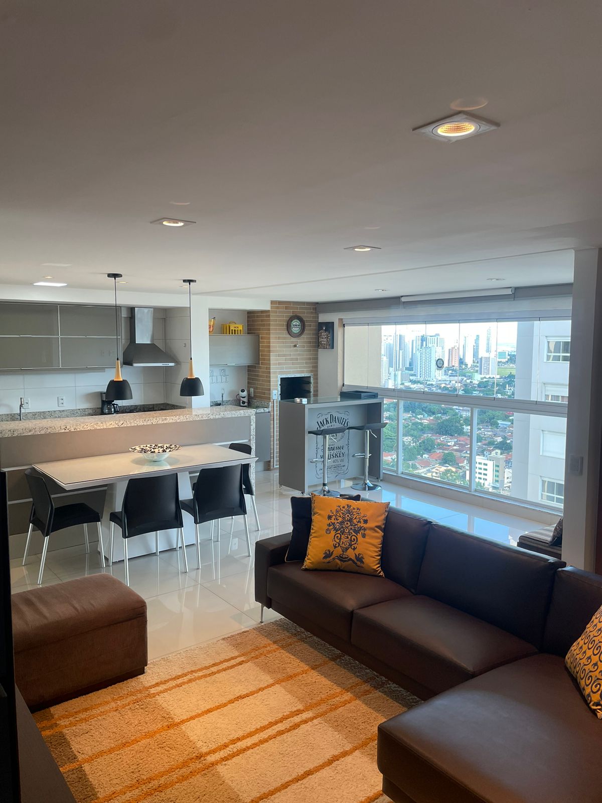 Apartamento 3 suítes para locação / Setor Marista / churrasqueira na varanda / prédio novo / mobiliado