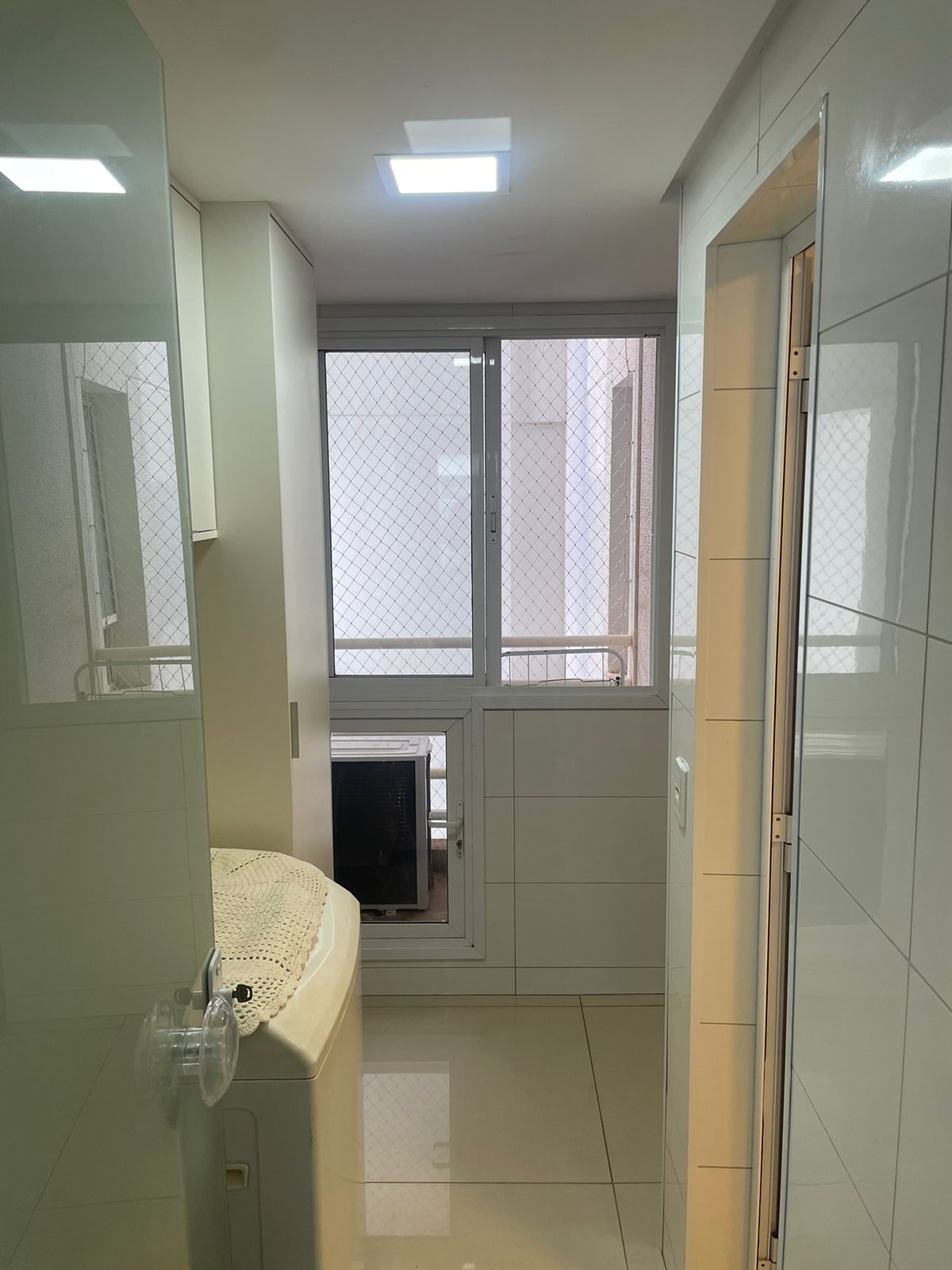 Apartamento 3 suítes para locação / Setor Marista / churrasqueira na varanda / prédio novo / mobiliado