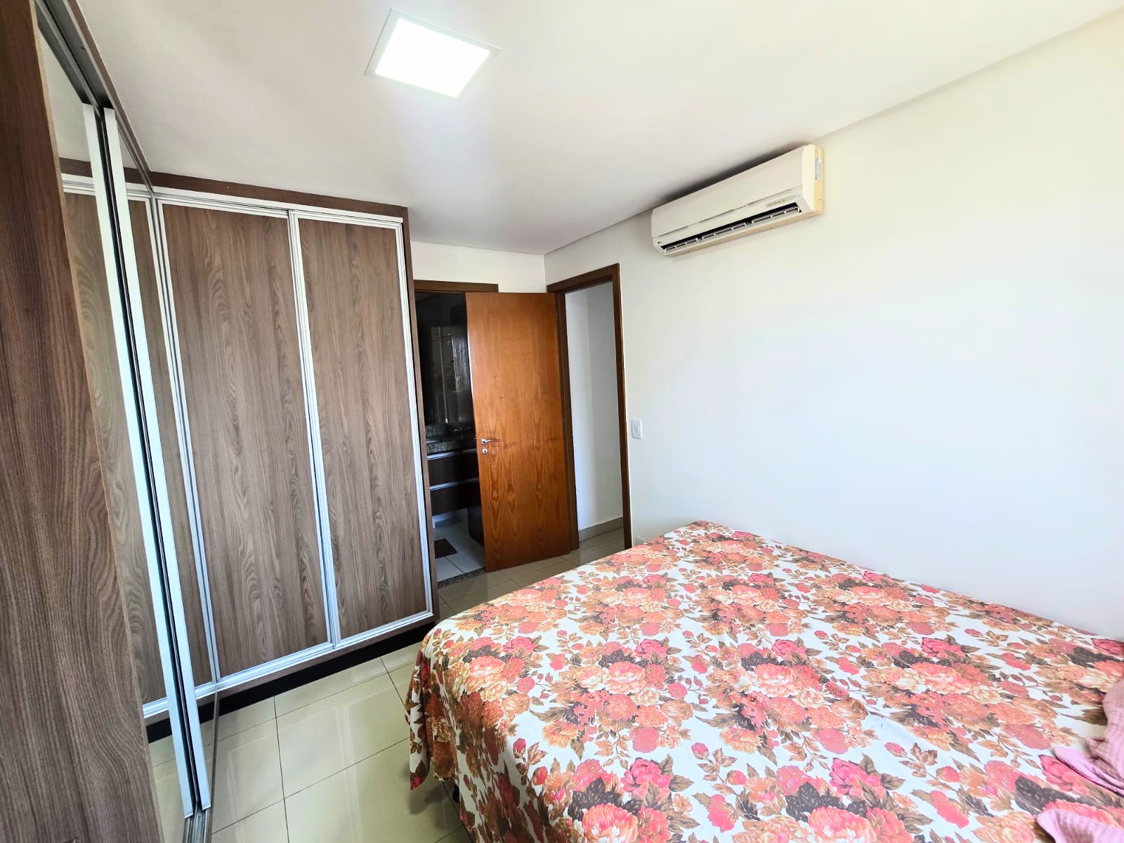 Apartamento à Venda no The Expression / 2 quartos / 1 suíte / 1 vaga / 67m² / andar Alto / varanda / nascente / Setor Bueno