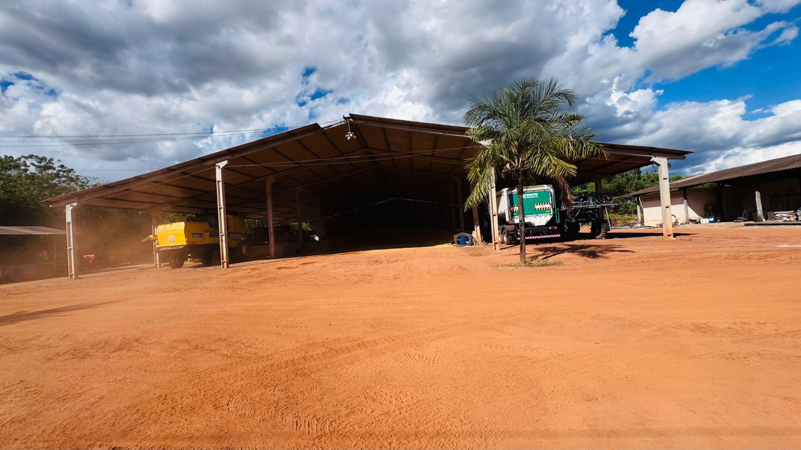 Fazenda à Venda em Aruanã, GO / Dupla Aptidão / Área Total / 13.765 hectares / Área em Pastagens 9.300 hectares / Área em Agricultura 900 hectares
