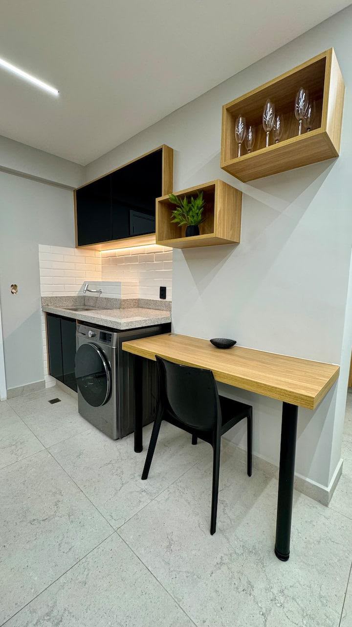 Apartamento à venda Setor Bueno / 2 suítes com lavabo / mobiliado / automatizado e comando de voz Alexa / pronto para Airbnb