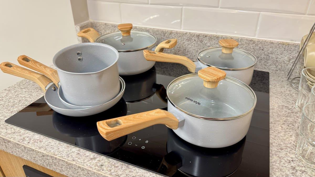 Apartamento à venda Setor Bueno / 2 suítes com lavabo / mobiliado / automatizado e comando de voz Alexa / pronto para Airbnb