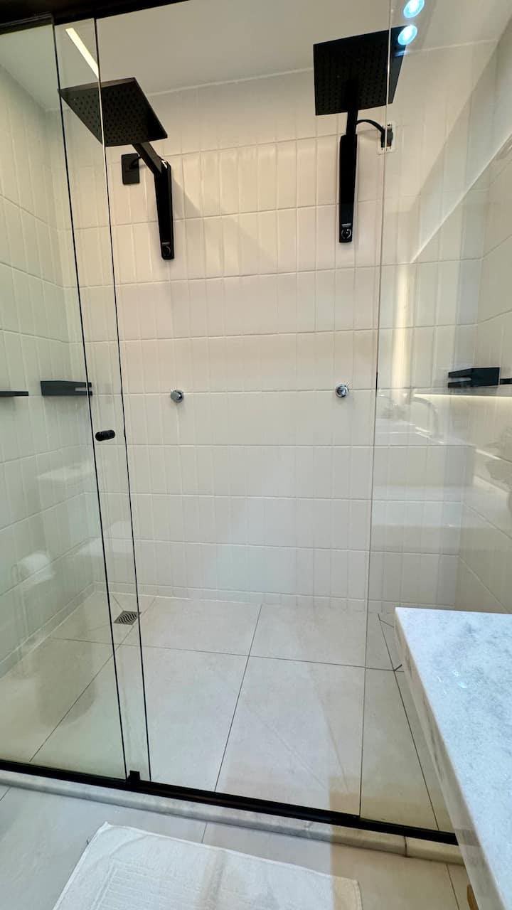 Apartamento à venda Setor Bueno / 2 suítes com lavabo / mobiliado / automatizado e comando de voz Alexa / pronto para Airbnb