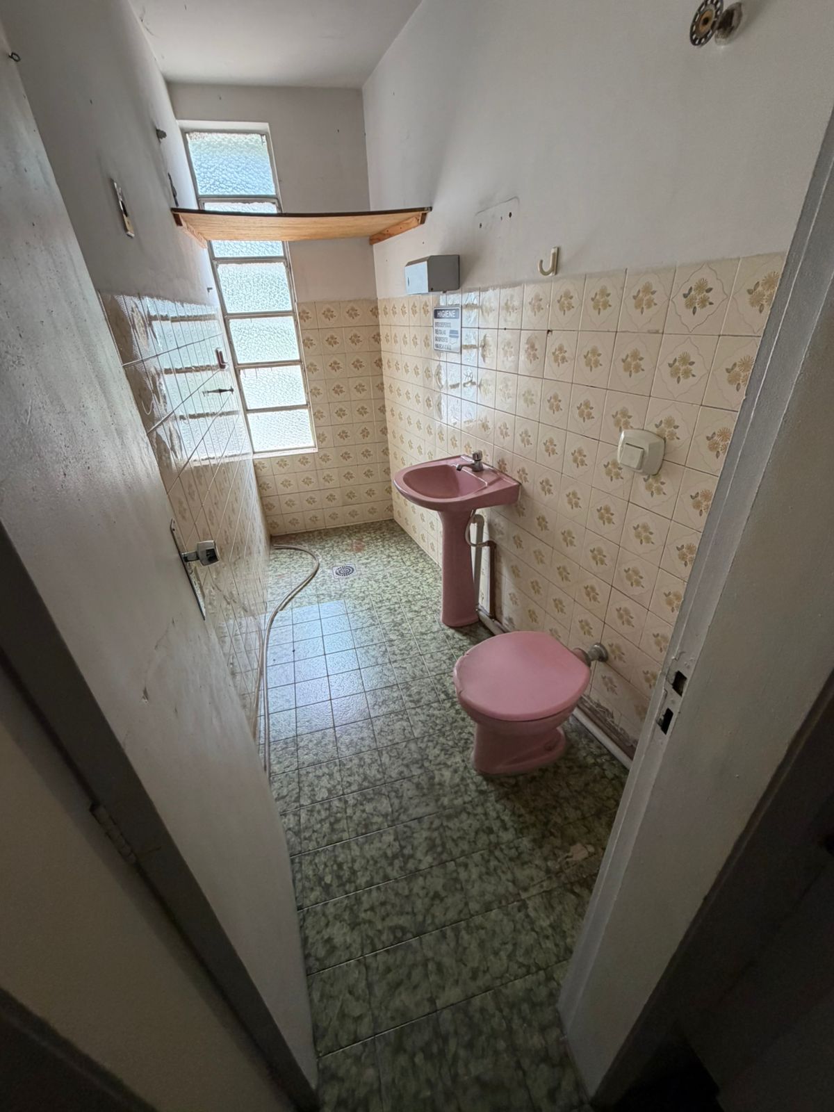 Imóvel Comercial à Venda em Goiânia – Localização Estratégica na Nova Suíça!