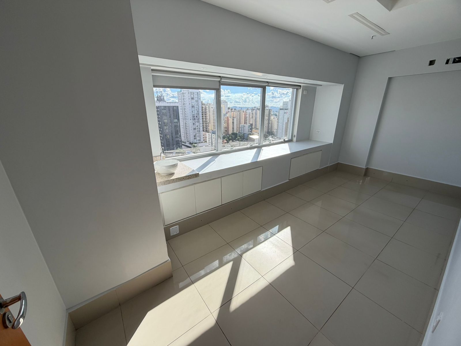 Sala comercial à venda no The Prime Tamandaré Office / 76 m² / Setor Oeste