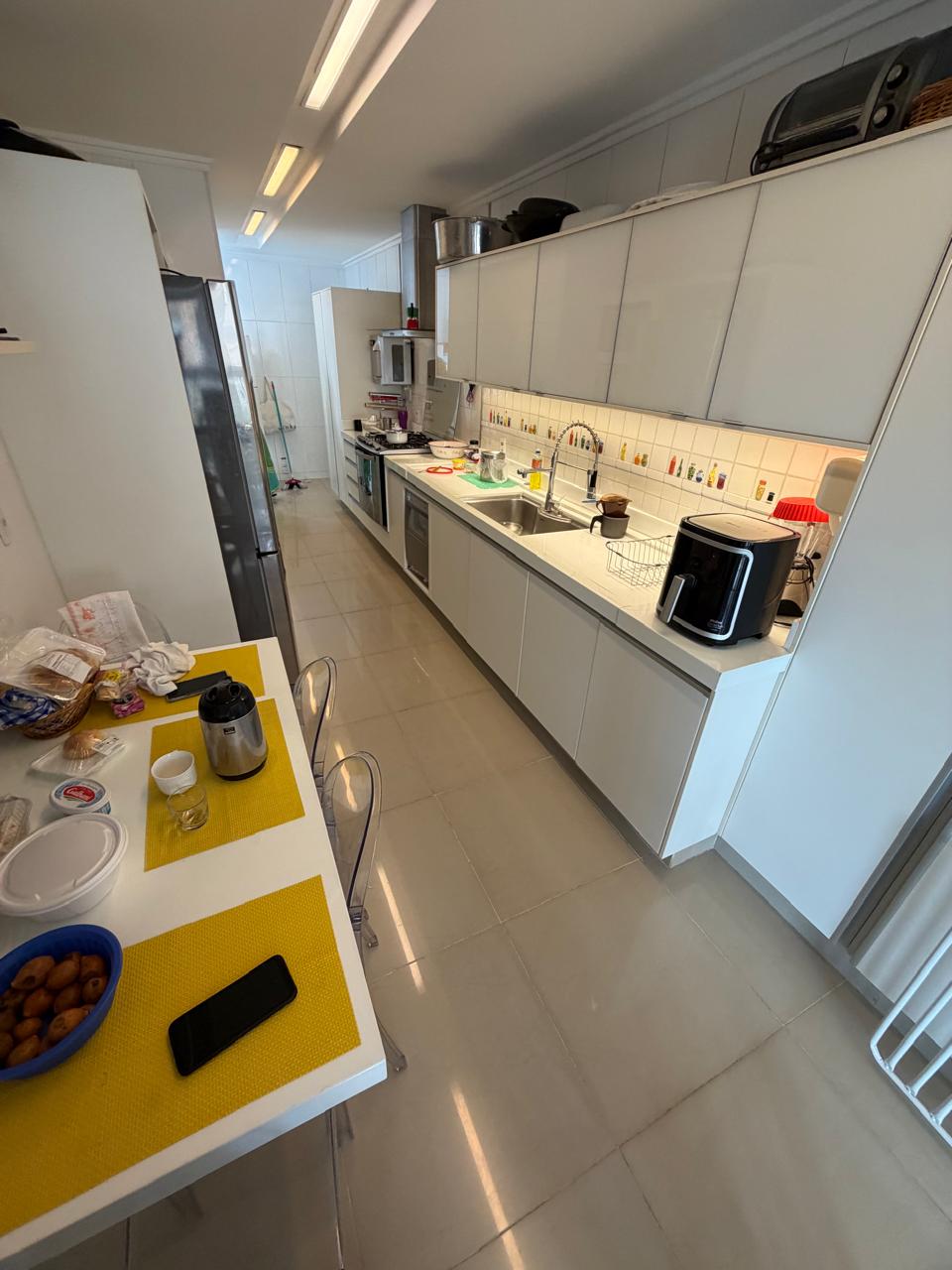 Apto no Chateau Bougainville Lifestyle com 3 suítes e 1 quarto no Marista