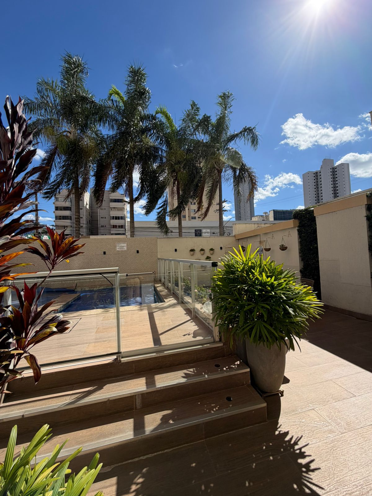 Apto no Residencial Príncipe de Gales de 3 quartos sendo 1 suíte na Nova Suíça